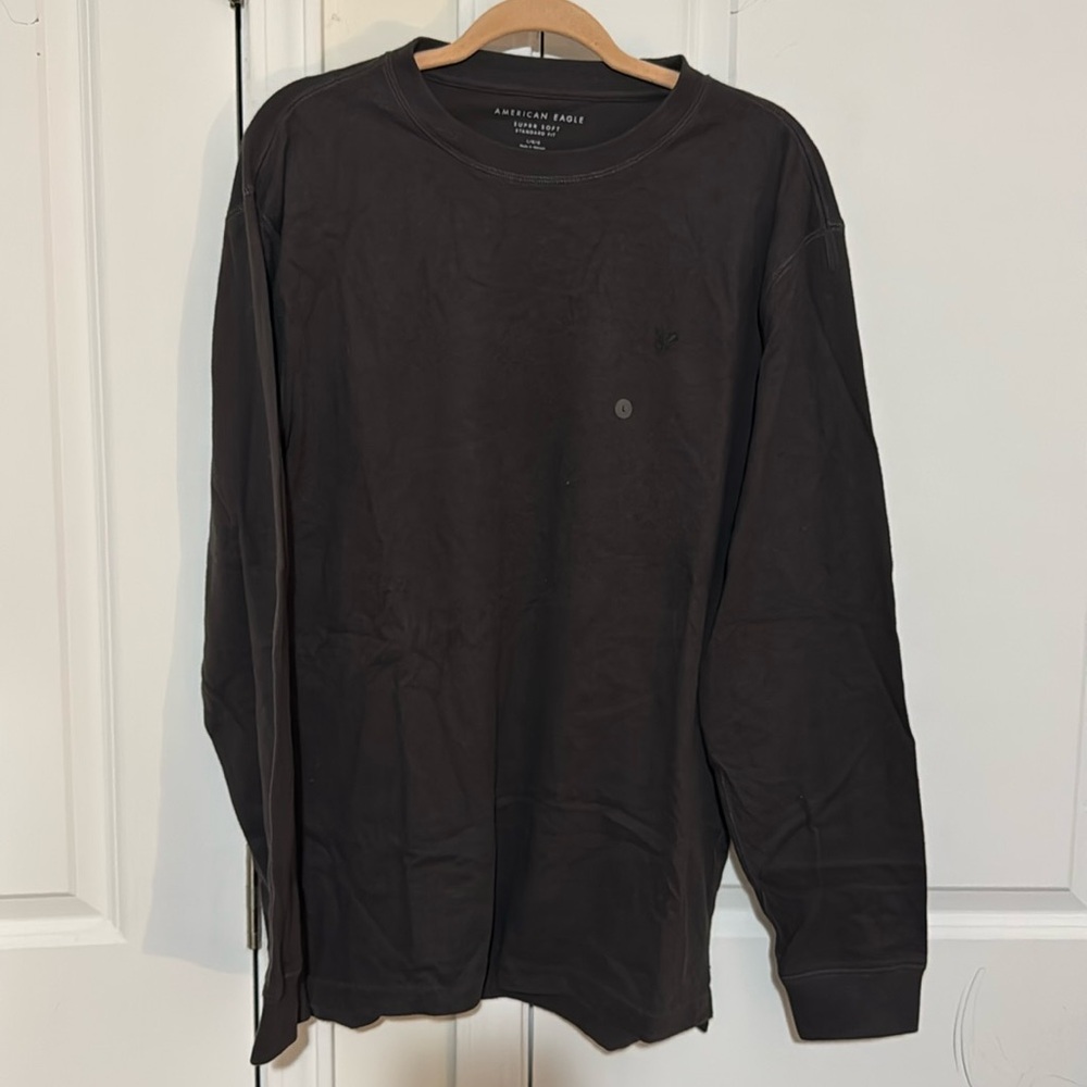 AE men’s long sleeve shirt